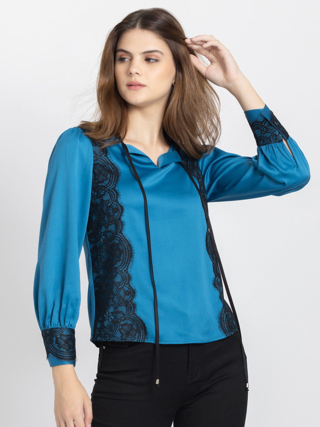 Akira Top