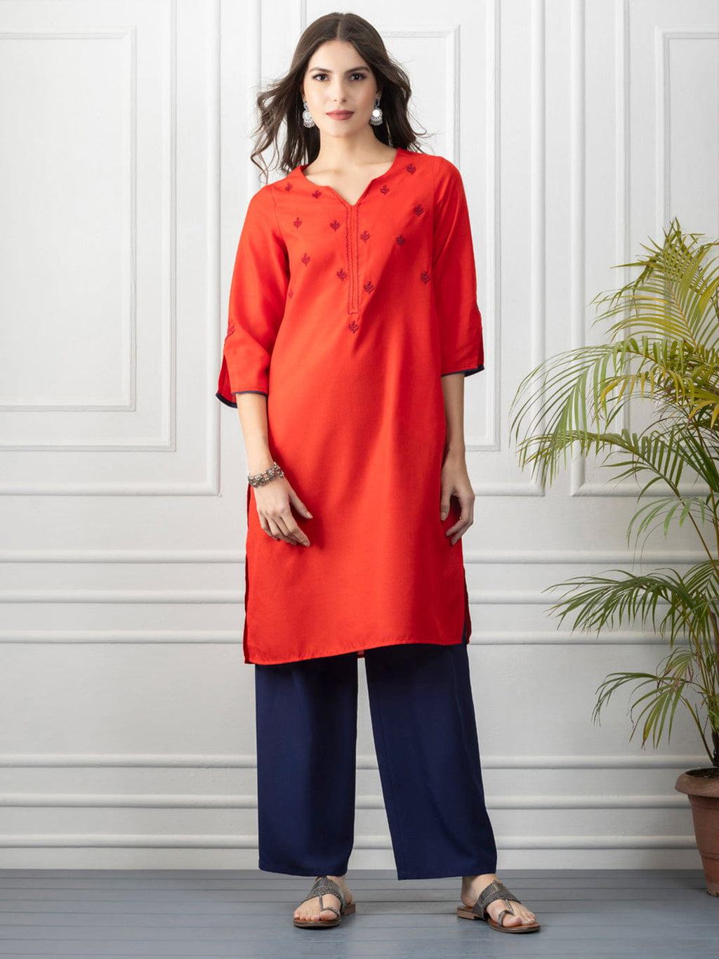 Red Ethnic Motif Embroidered Straight Kurta
