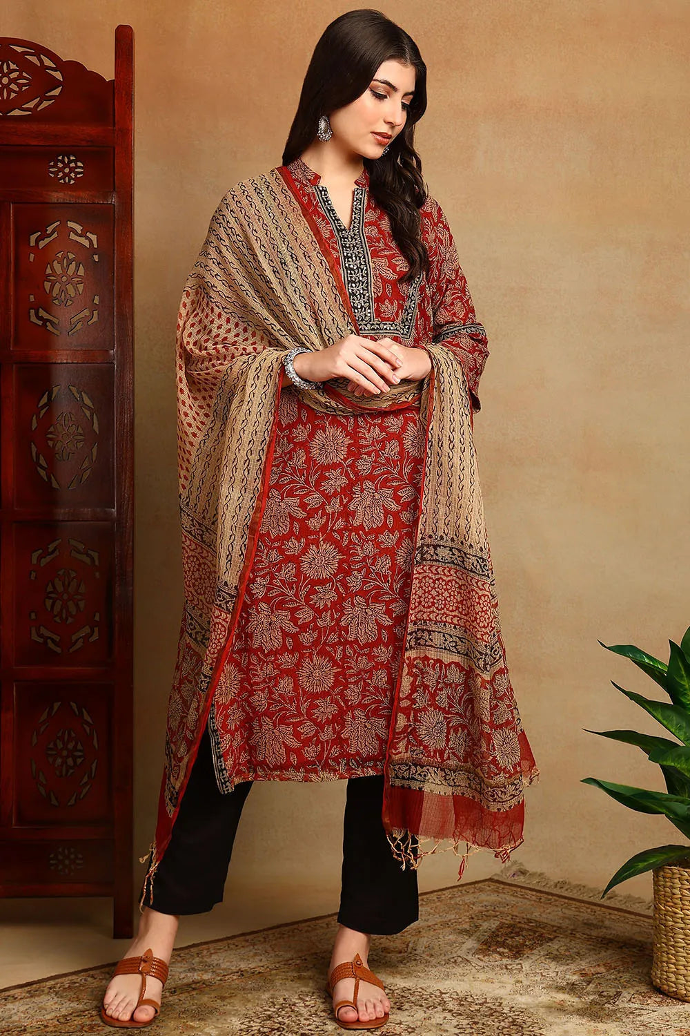 Maroon & Beige Kota Doria Dupatta