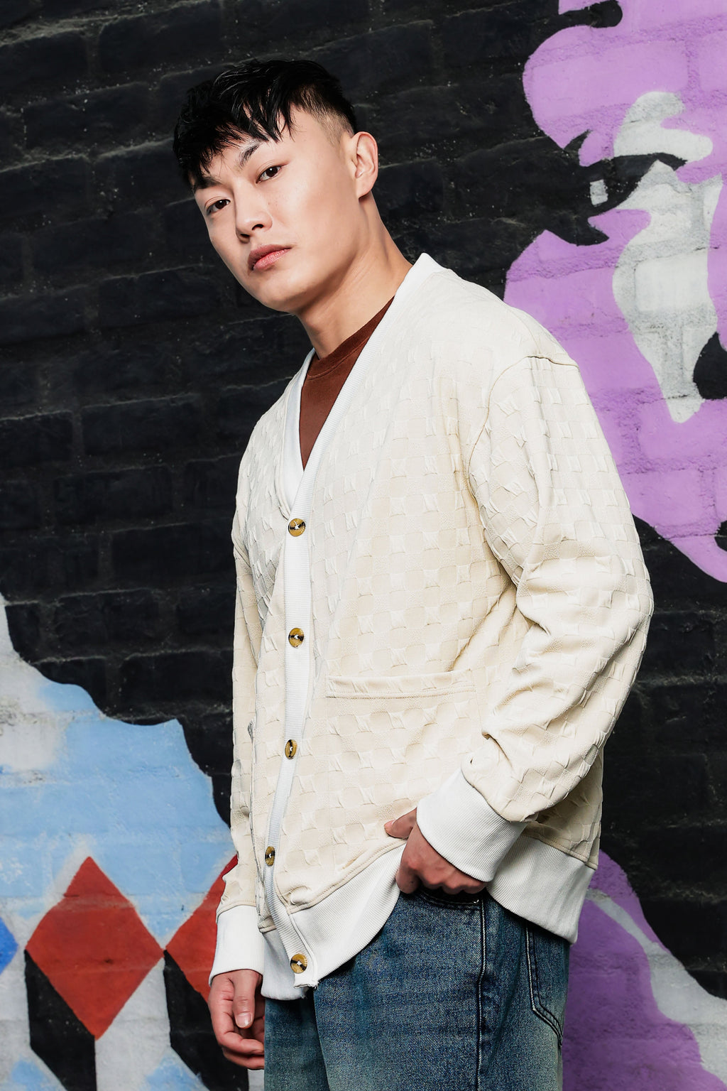 Off-White Textured & Self Design V-Neck Knitted Cardigan