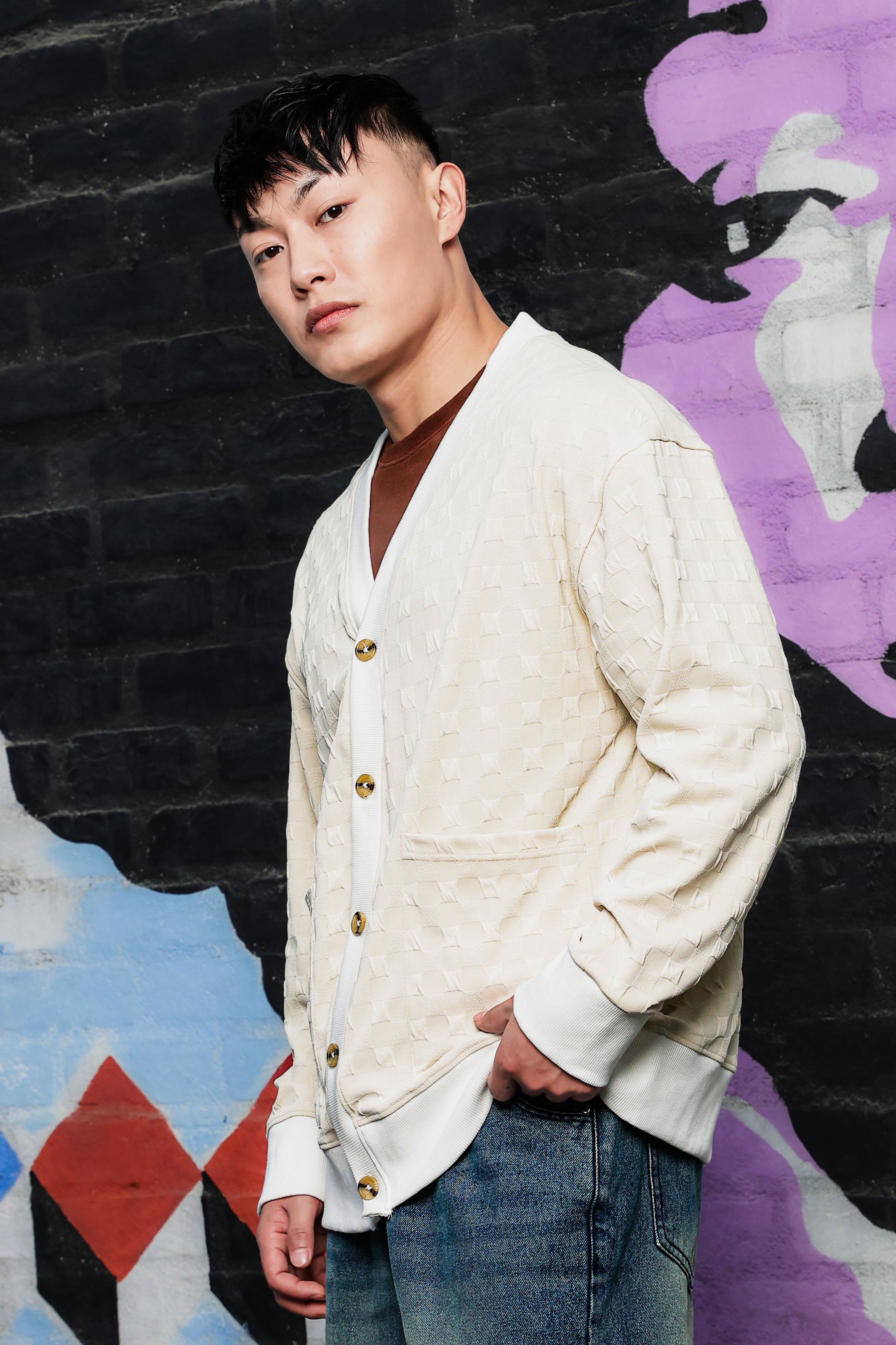 Off-White Textured & Self Design V-Neck Knitted Cardigan