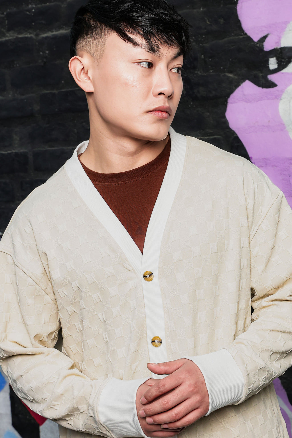 Off-White Textured & Self Design V-Neck Knitted Cardigan