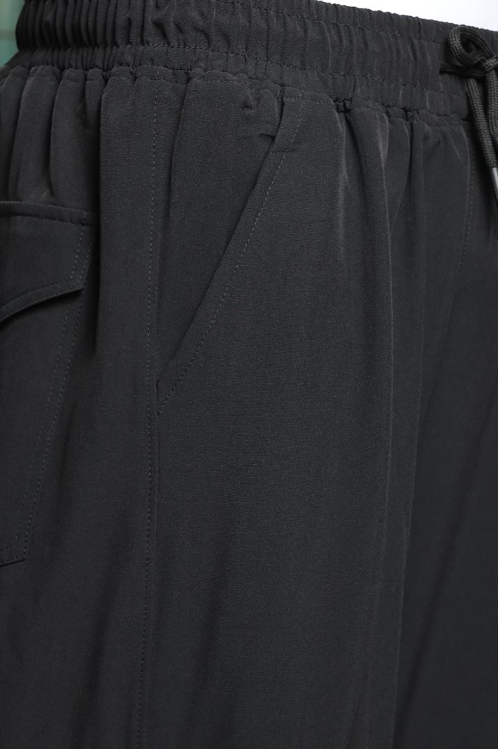 Black Baggy Fit Parachute Cargo Trousers