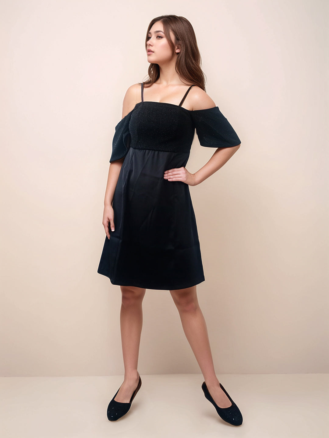 Black Solid Straight Fit Short Dress