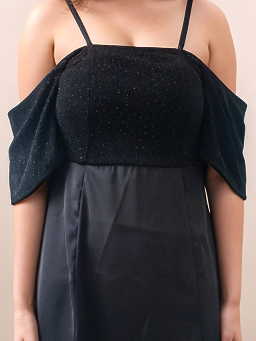 Black Solid Straight Fit Short Dress