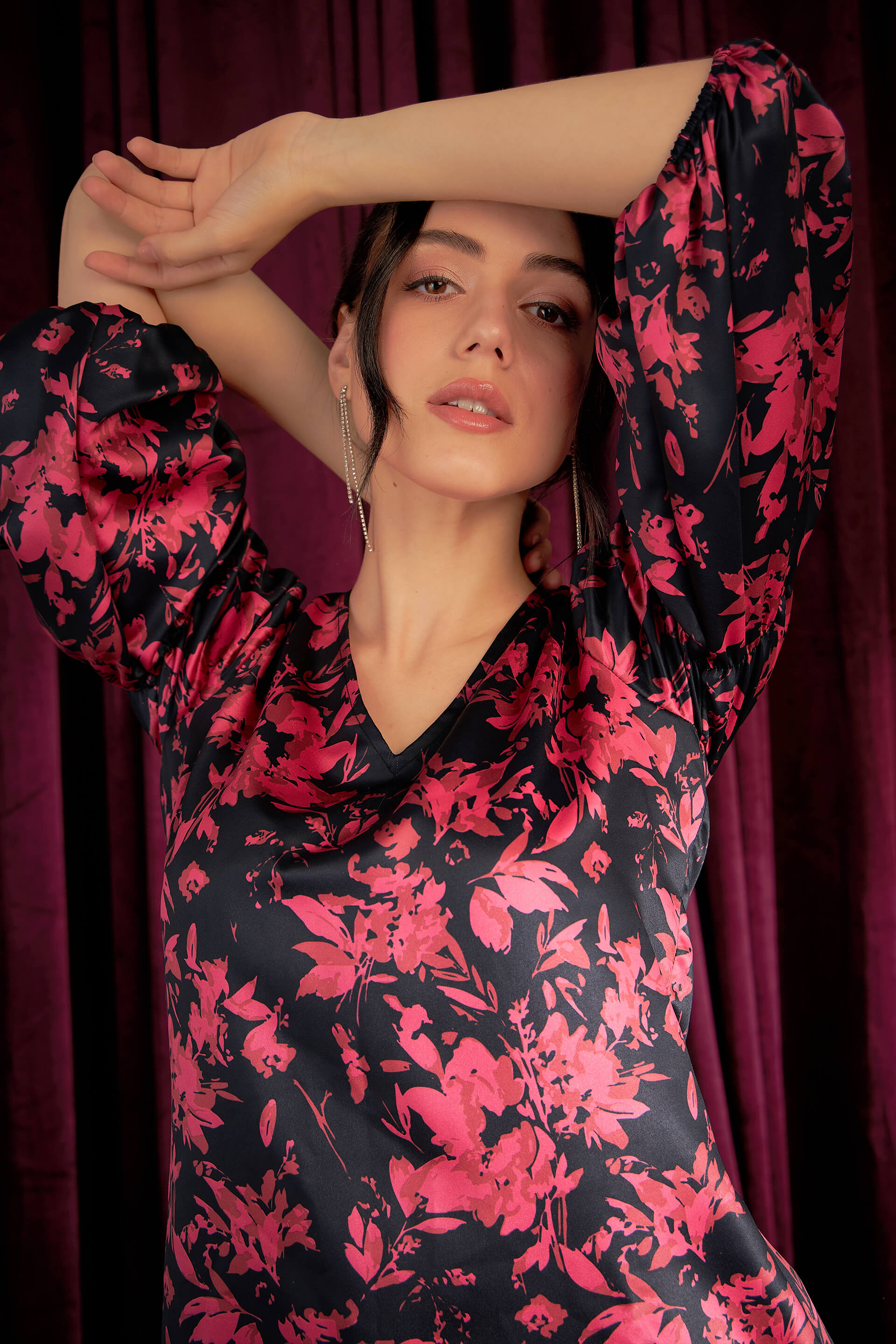 Ambrosia Floral Gathered Sleeves Top - Black/Pink