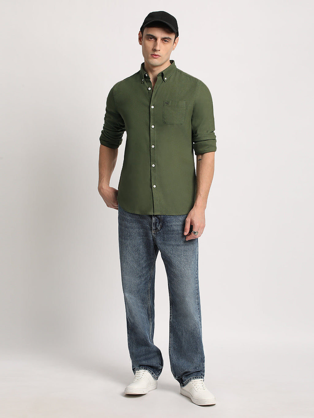 Limar - Men Green Solid Slim Fit Cotton Casual Shirt