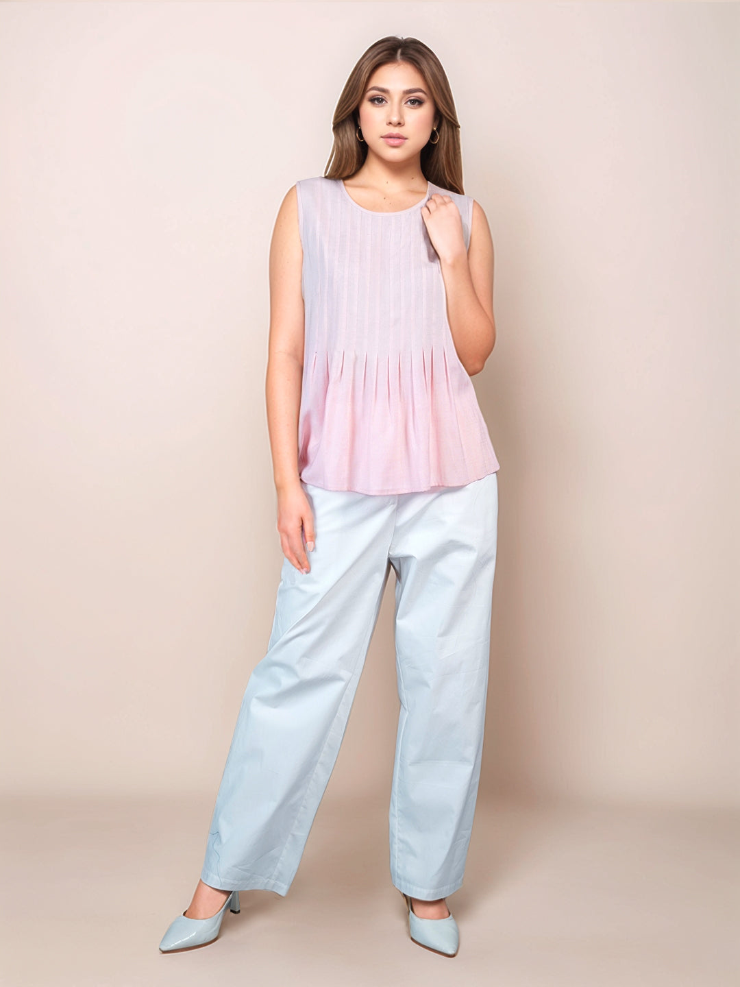 Pink Solid Round Neck Sleeveless Blouses & Tops