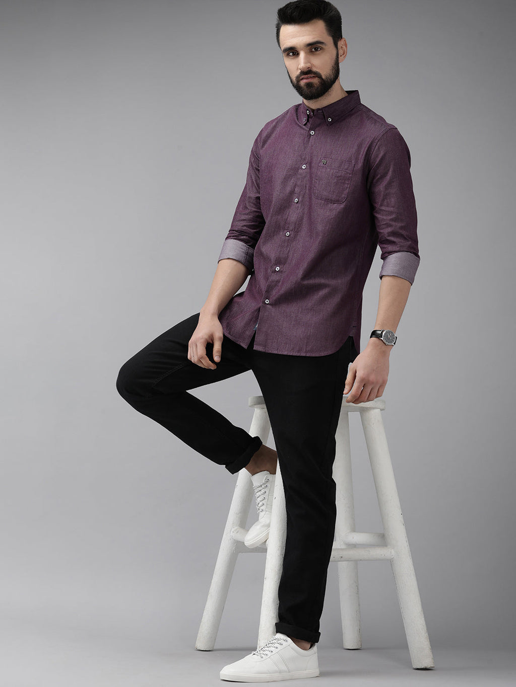 Pisca - Men Aubergine Solid Slim Fit Cotton Chambray Casual Shirt