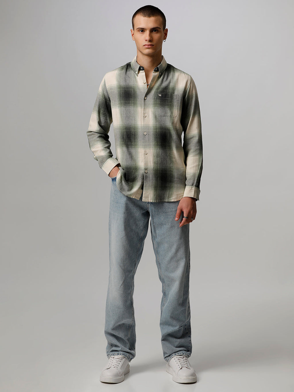 Sivia - Men Green Checked Slim Fit Cotton Casual Shirt