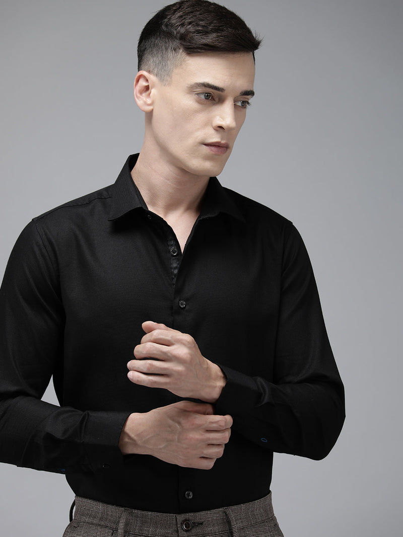 Wendy - Men Black Solid Tailored Fit Cotton Formal Shirt