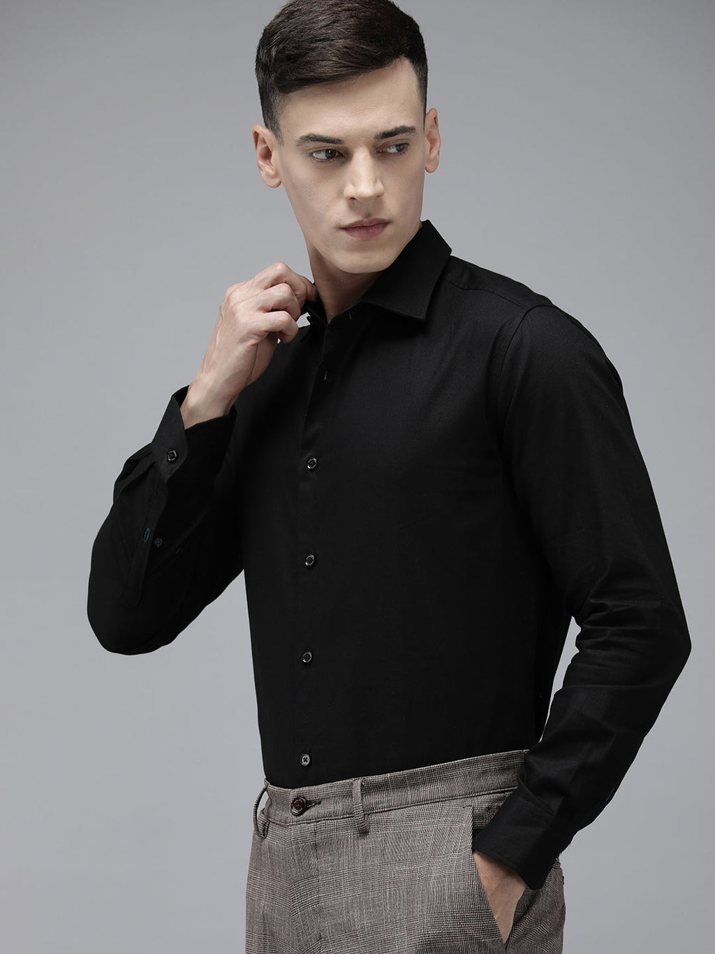 Wendy - Men Black Solid Tailored Fit Cotton Formal Shirt