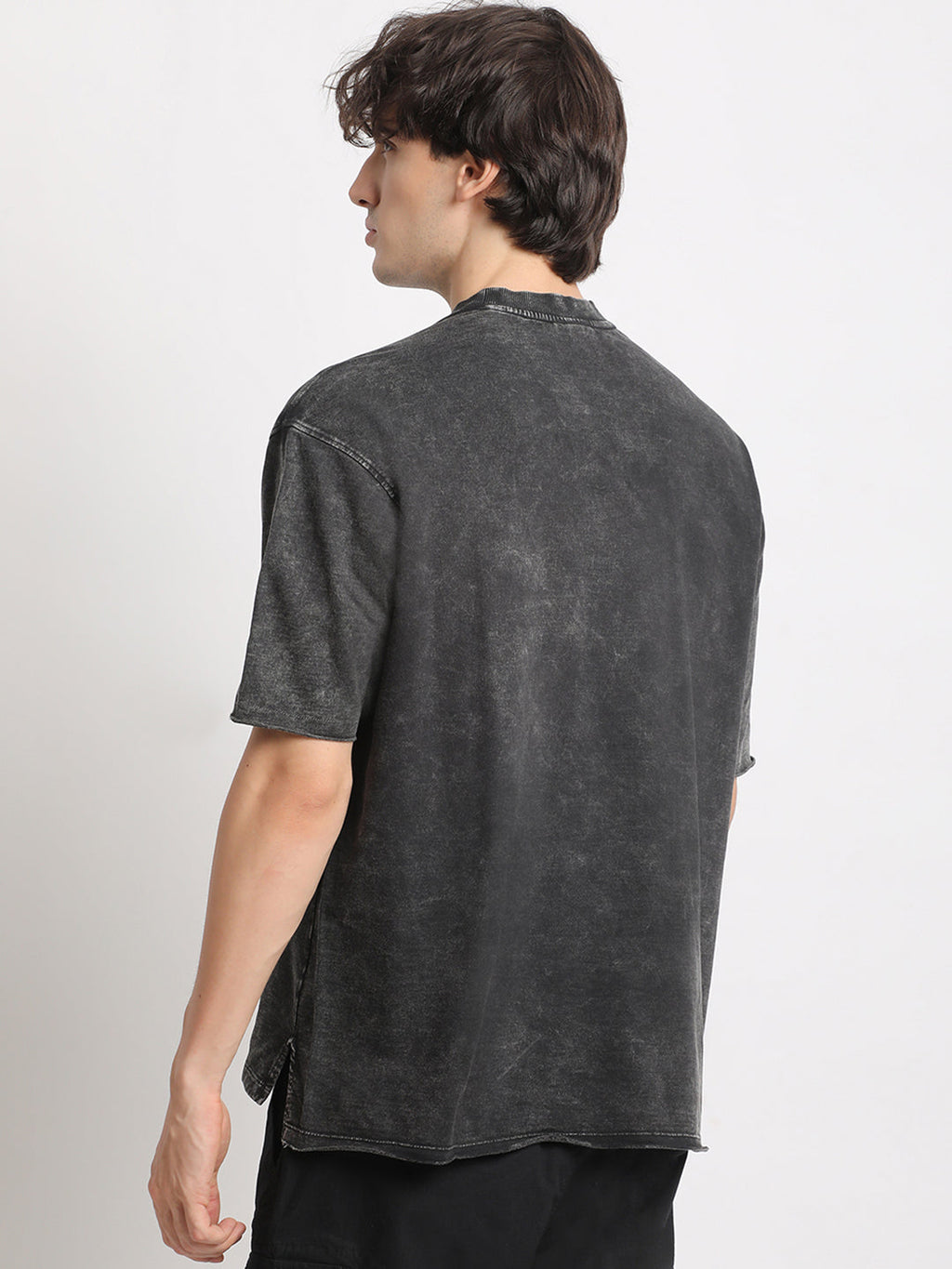AMPLIFY - Men Black Tie and Dye Oversized Fit Round Neck T-shirt