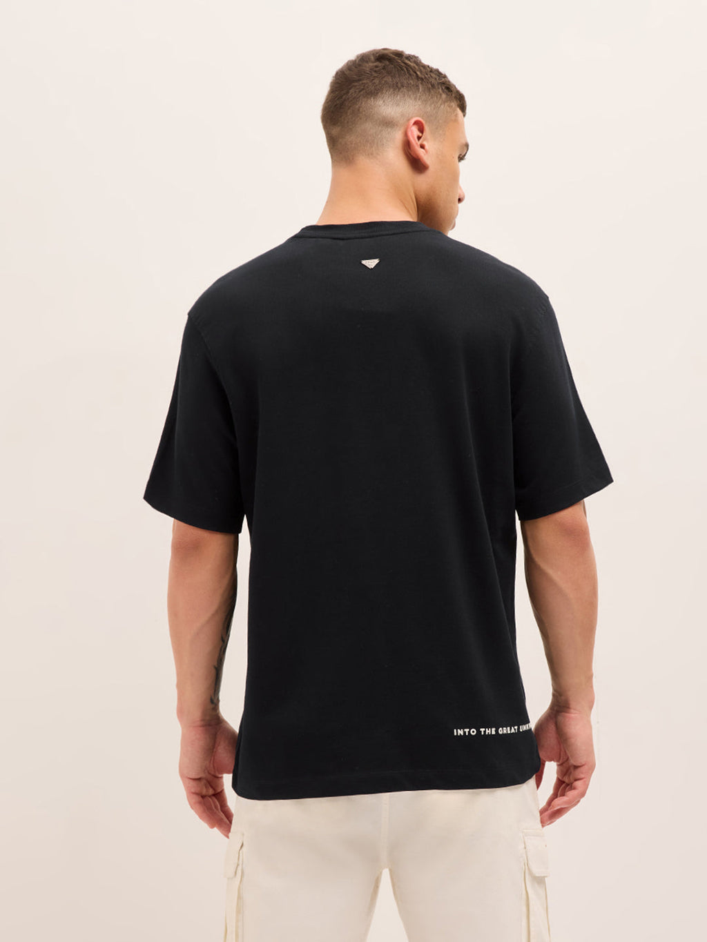 LAGE - Black Crew Neck T-Shirt with Adventure Graphic Print