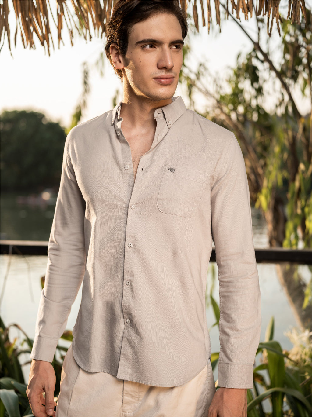 Unam - Men Beige Solid Slim Fit Cotton Shirt
