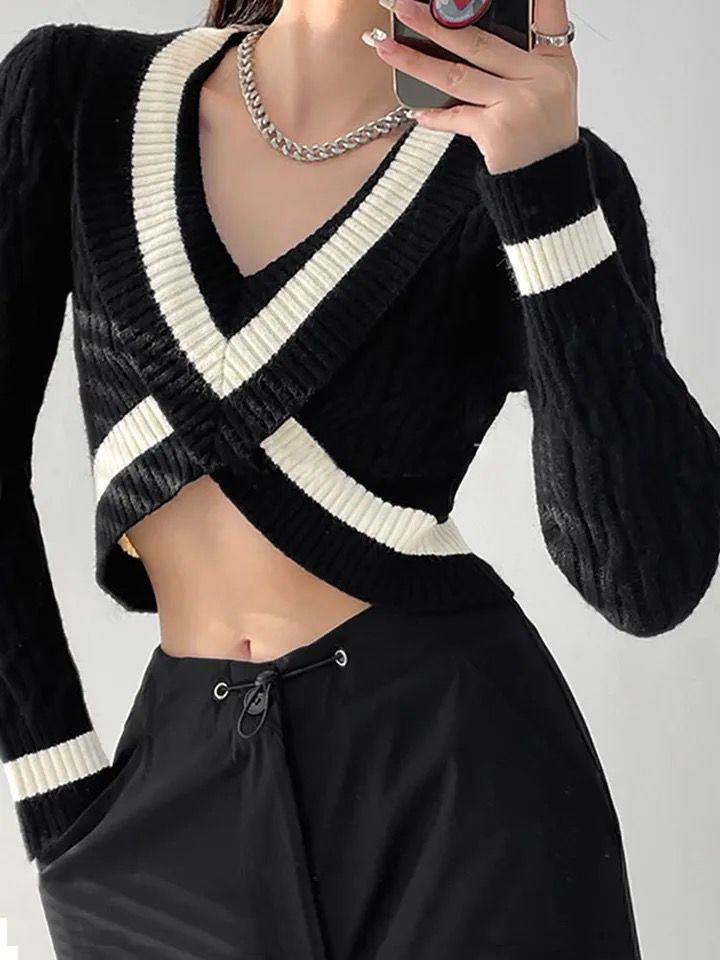 Alaric Ruched Sweaters - Black