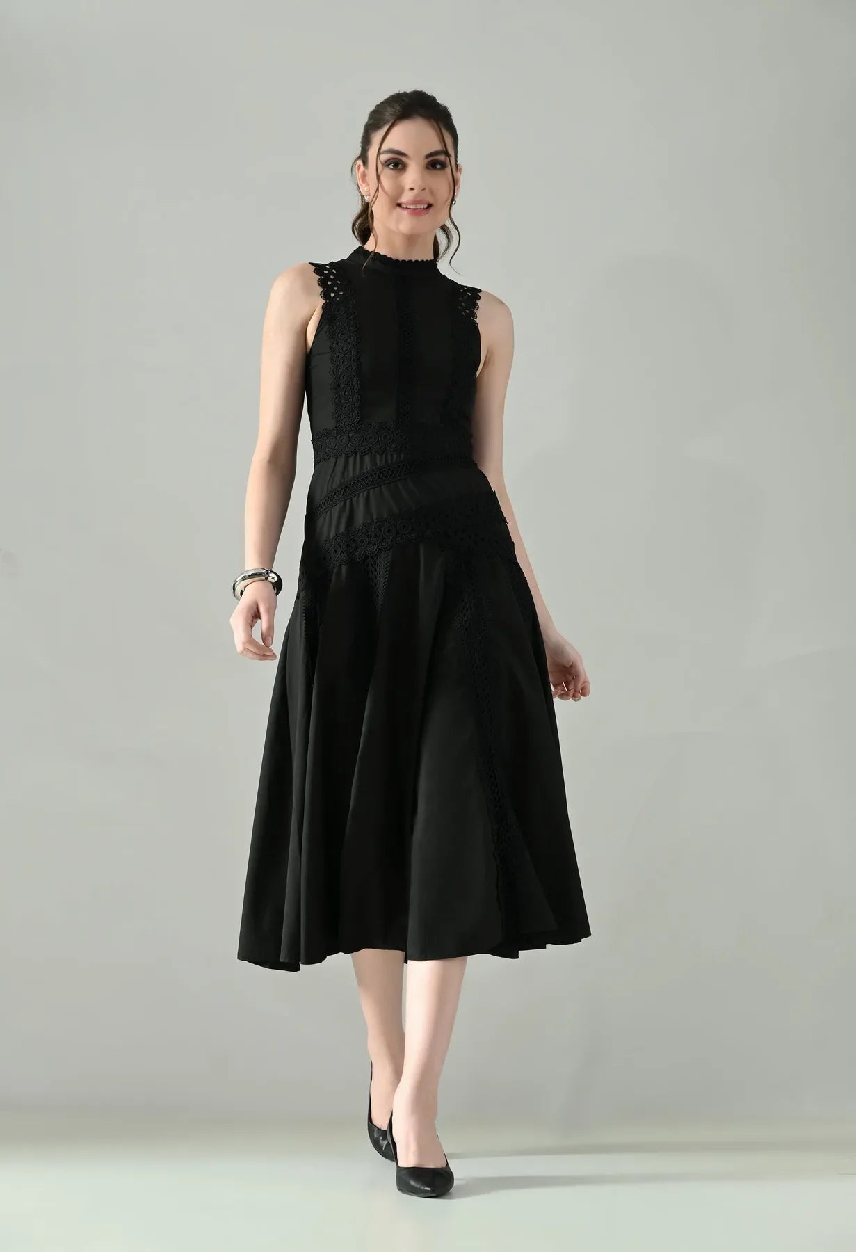 Sleeveless Lace Dress - Black