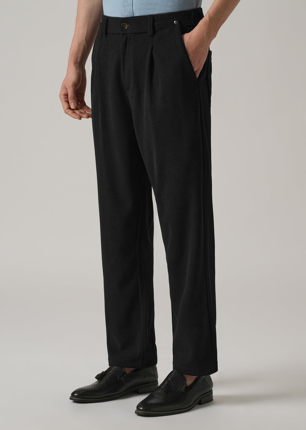 Black Textured Pleated Relaxed Fit Pant