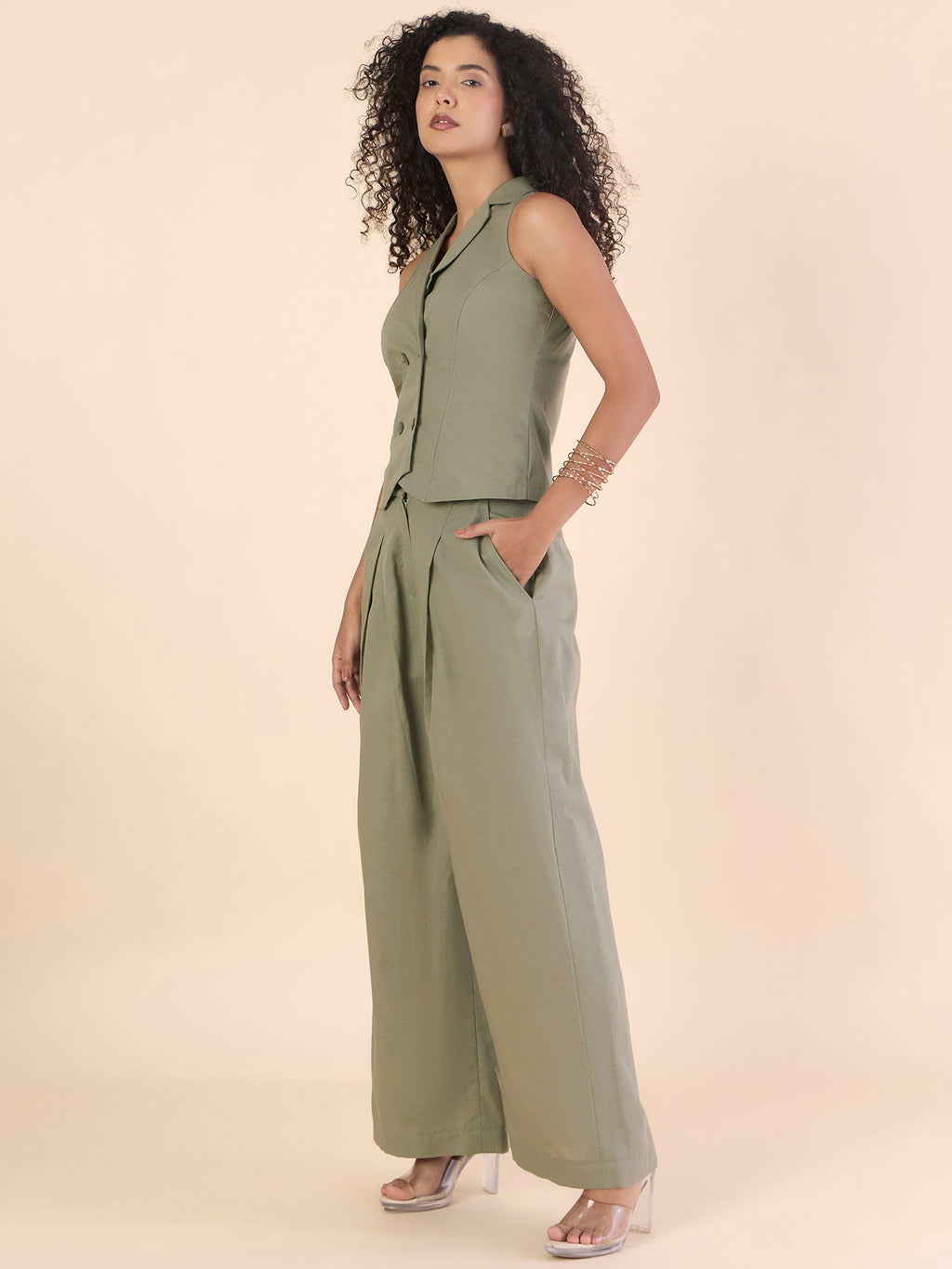 Effortlessly Chic Women's Halter Double-Breasted Cotton Co-ord Set With Inverted Pleats