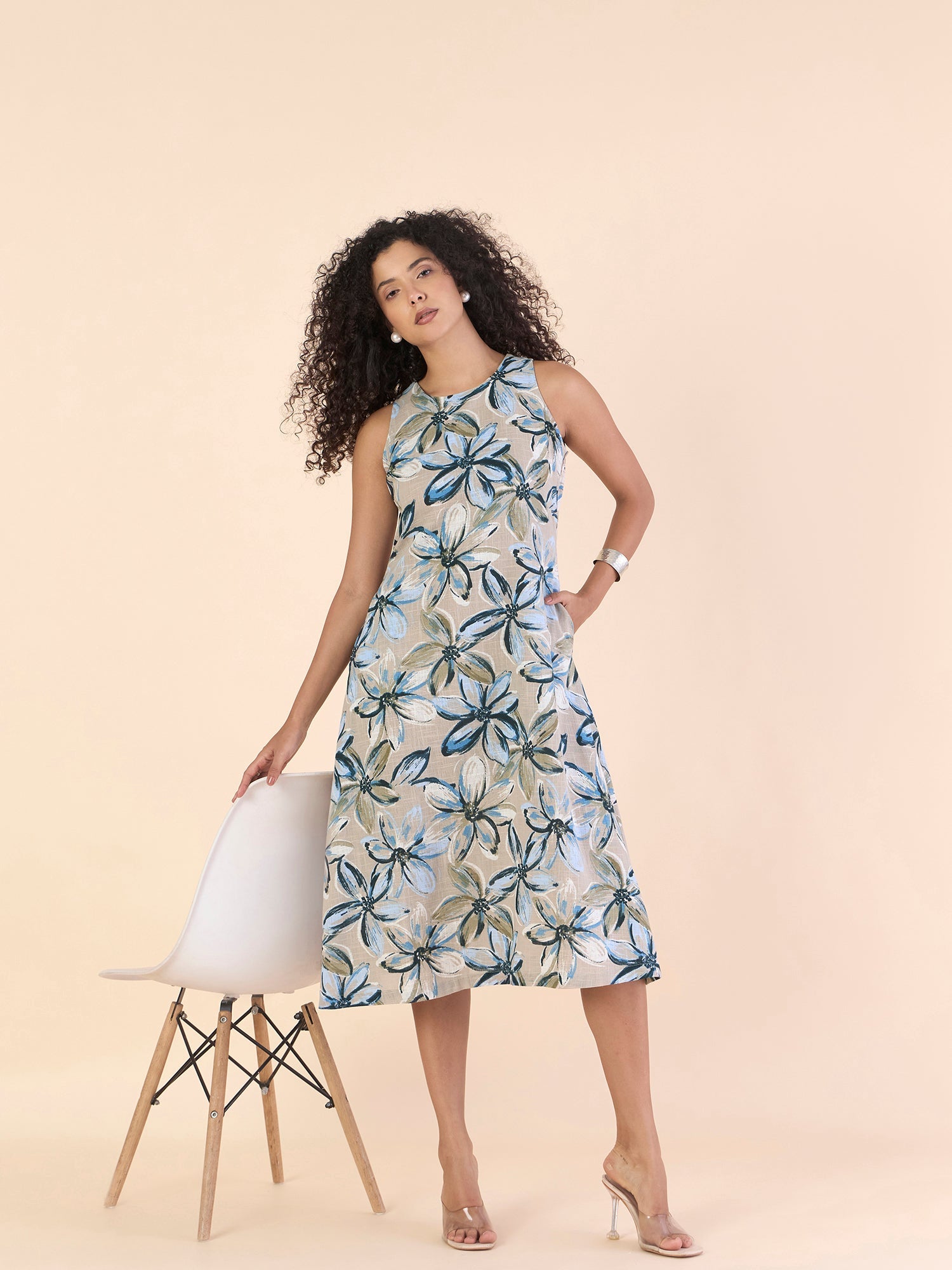 Women Green Floral Printed Round Neck Fit & Flare Midi Dress