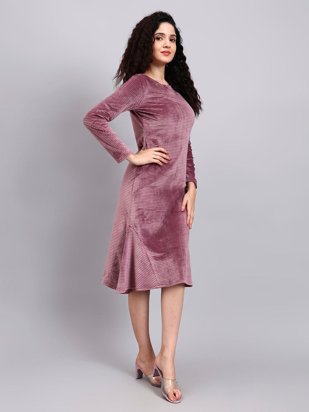 Women Dusty pink Velvet Fish-Cut Midi Dress