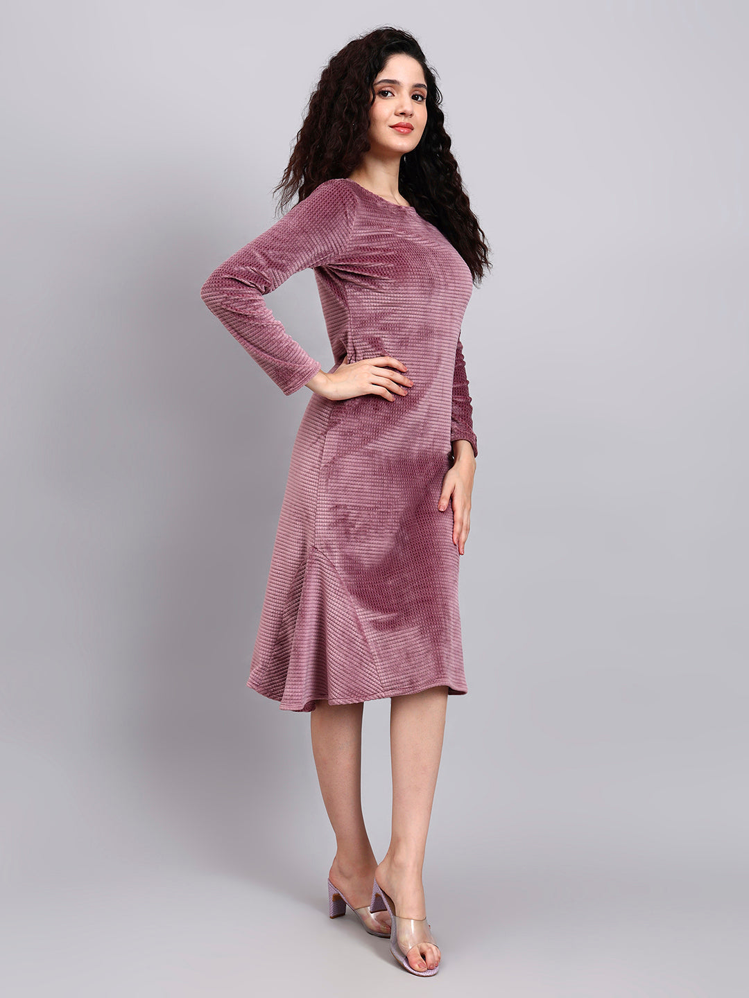 Women Dusty pink Velvet Fish-Cut Midi Dress