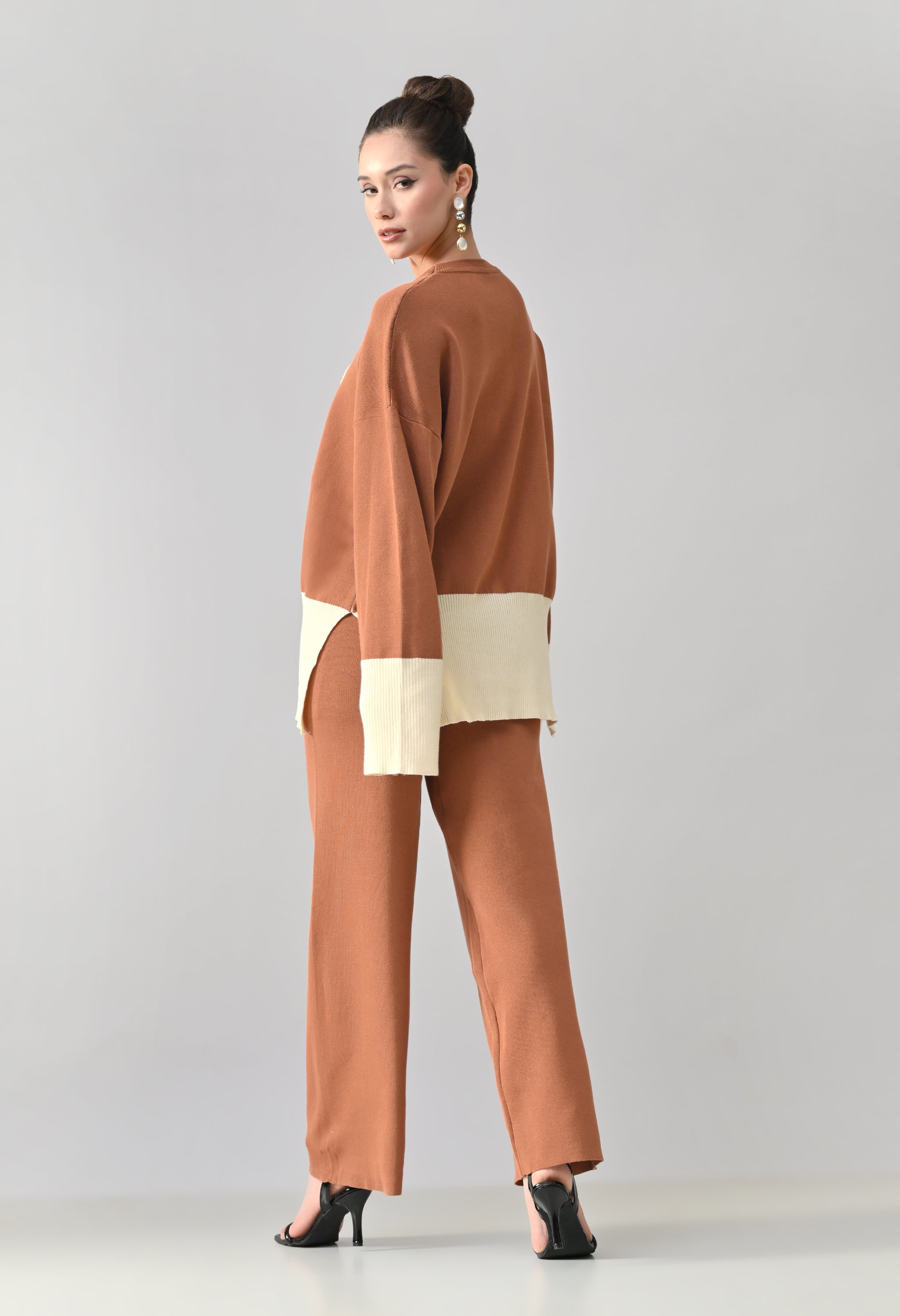 Colorblock Knitted Two-Piece Set - Beige