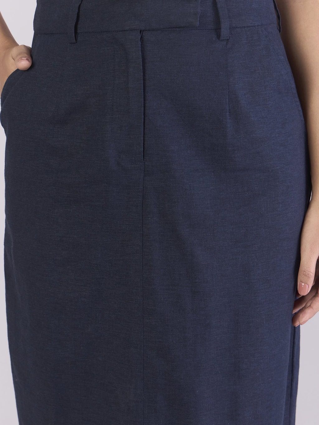 Women Navy Cotton-Linen Stretchable Skirt With Hook & Fly Closure